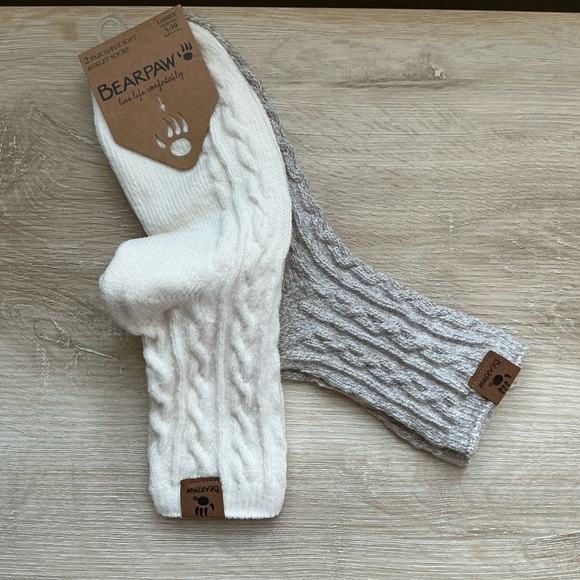 BearPaw Accessories - Women’s Bearpaw Creamy Off White & Tan 2 Pack Cable Textured Anklet Socks.